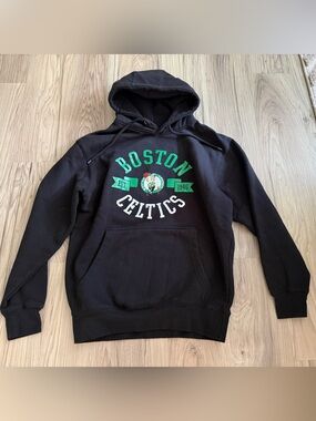 Boston Celtics Black Pullover Hoodie Size M
